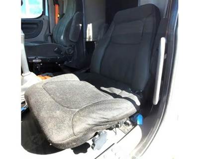 Freightliner Cascadia 125 Left Seat