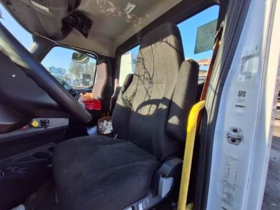 Freightliner Cascadia Left Seat