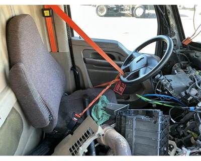 Kenworth T680 Left Seat