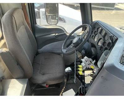 Mack Pinnacle CXU612 Seat for a Mack CXU612
