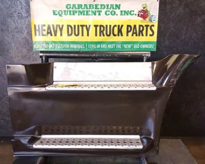 Freightliner Cascadia 113 Right Fairing