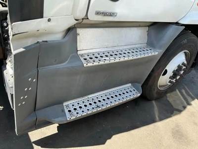 Freightliner Cascadia 113 Right Fairing