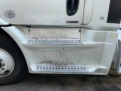 Freightliner Cascadia 113 Left Fairing
