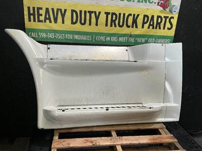 Freightliner Cascadia 113 Left Fairing