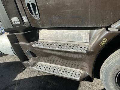 Freightliner Cascadia 113 Right Fairing for a Freightliner CASCADIA