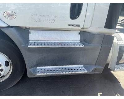 Freightliner Cascadia 113 Left Fairing for a Freightliner CASCADIA