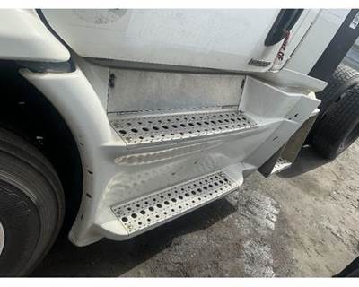 Freightliner Cascadia 113 Left Fairing for a Freightliner CASCADIA