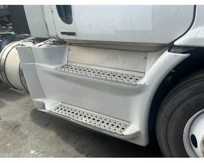 Freightliner Cascadia 113 Right Fairing for a Freightliner CASCADIA