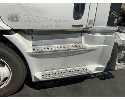 Freightliner Cascadia 113 Left Fairing for a Freightliner CASCADIA