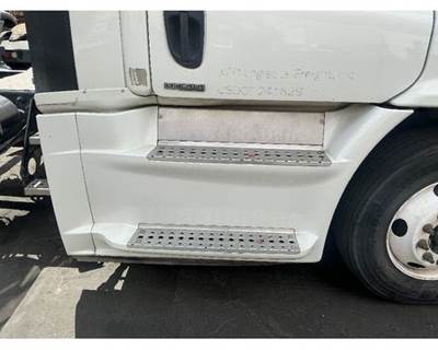 Freightliner Cascadia 113 Right Fairing for a Freightliner CASCADIA