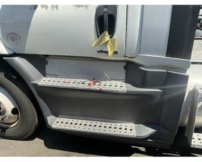 Freightliner Cascadia 113 Left Fairing for a Freightliner CASCADIA