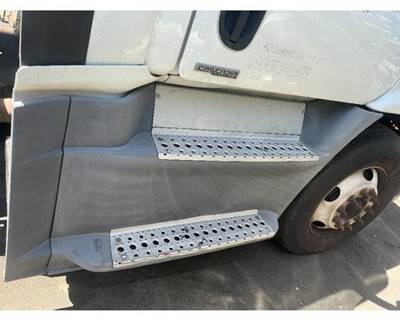 Freightliner Cascadia 113 Right Fairing for a Freightliner CASCADIA