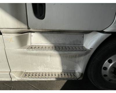 Freightliner Cascadia 113 Fairing for a Freightliner CASCADIA