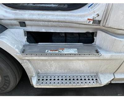 Freightliner Cascadia 116 Left Fairing