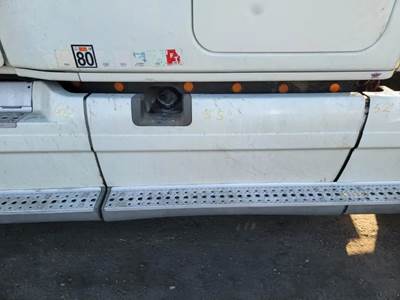 Freightliner Cascadia 125 Left Fairing