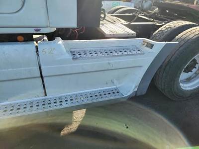 Freightliner Cascadia 125 Left Fairing