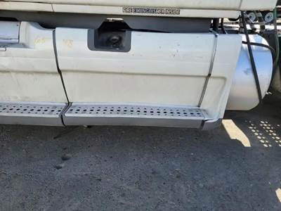 Freightliner Cascadia 125 Left Fairing