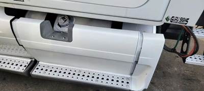 Freightliner Cascadia 125 Left Fairing