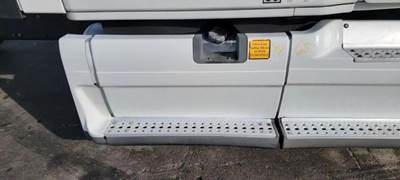 Freightliner Cascadia 125 Right Fairing