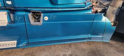 Freightliner Cascadia 125 Left Fairing