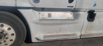 Freightliner Cascadia 125 Left Fairing