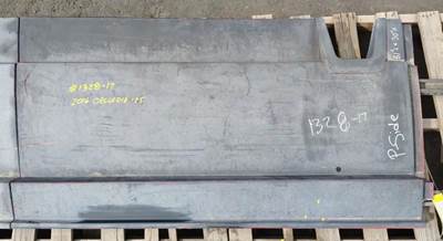 Freightliner Cascadia 125 Right Fairing