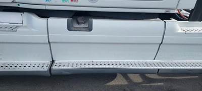 Freightliner Cascadia 125 Left Fairing