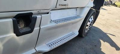 Freightliner Cascadia 125 Right Fairing