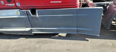 Freightliner Cascadia 125 Left Fairing