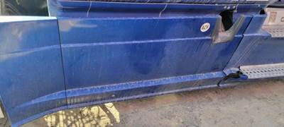 Freightliner Cascadia 125 Right Fairing