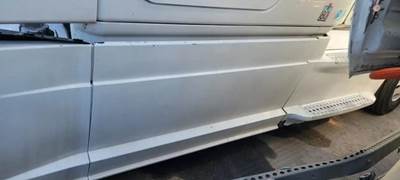 Freightliner Cascadia 125 Right Fairing