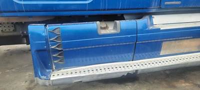 Freightliner Cascadia 125 Right Fairing