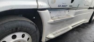 Freightliner Cascadia 125 Left Fairing