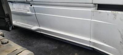 Freightliner Cascadia 125 Left Fairing