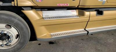 Freightliner Cascadia 125 Left Fairing