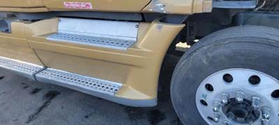 Freightliner Cascadia 125 Right Fairing