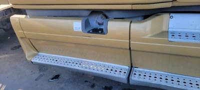 Freightliner Cascadia 125 Right Fairing