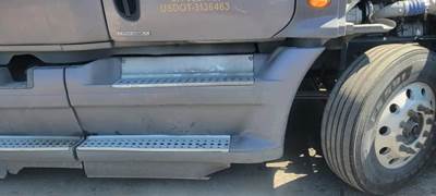 Freightliner Cascadia 125 Right Fairing