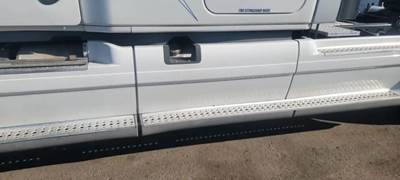 Freightliner Cascadia 125 Left Fairing