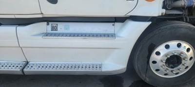 Freightliner Cascadia 125 Right Fairing