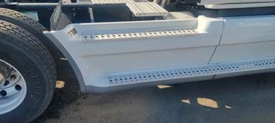 Freightliner Cascadia 125 Right Fairing