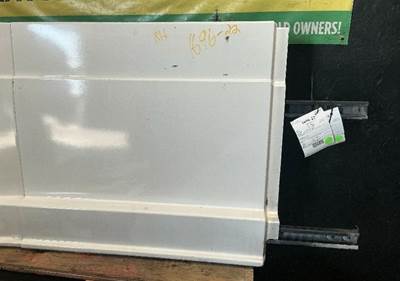 Freightliner Cascadia 125 Right Fairing