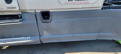 Freightliner Cascadia 125 Left Fairing