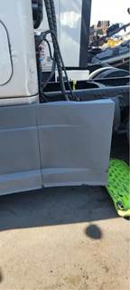 Freightliner Cascadia 125 Left Fairing