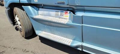 Freightliner Cascadia 125 Left Fairing