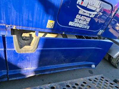 Freightliner Cascadia 125 Left Fairing