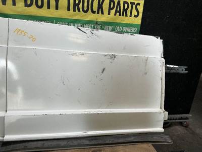 Freightliner Cascadia 125 Right Fairing