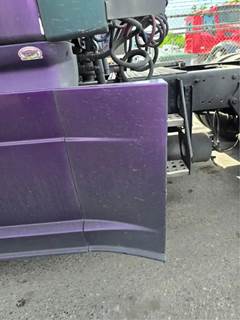 Freightliner Cascadia 125 Left Fairing