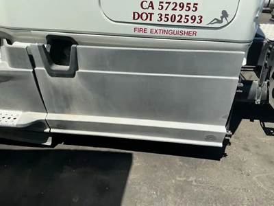 Freightliner Cascadia 125 Left Fairing