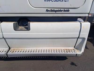 Freightliner Cascadia 125 Left Fairing